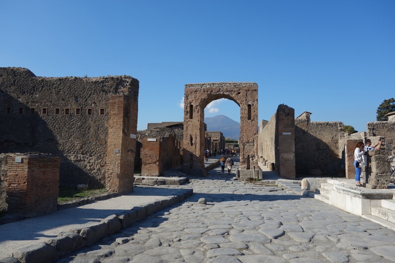Pompeje Arco di Caligola